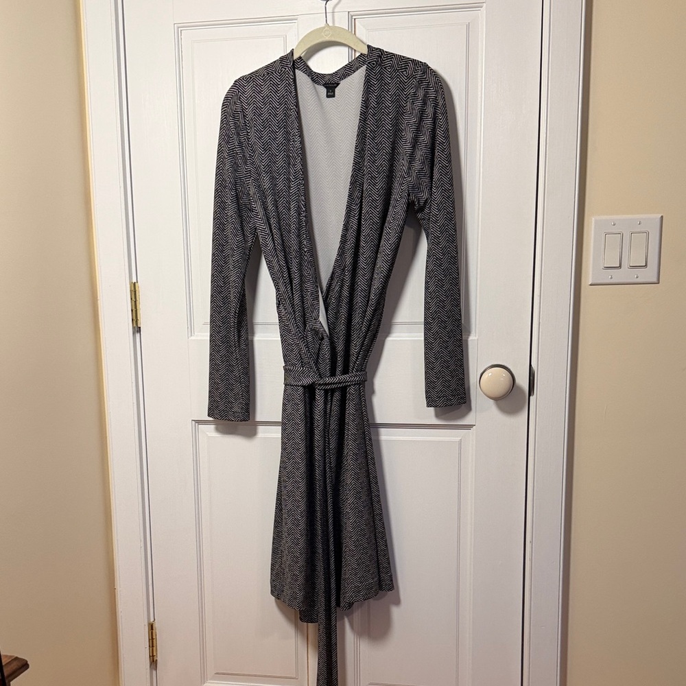 Ann Taylor Wrap Knit Dress Herringbone Black and White size 12